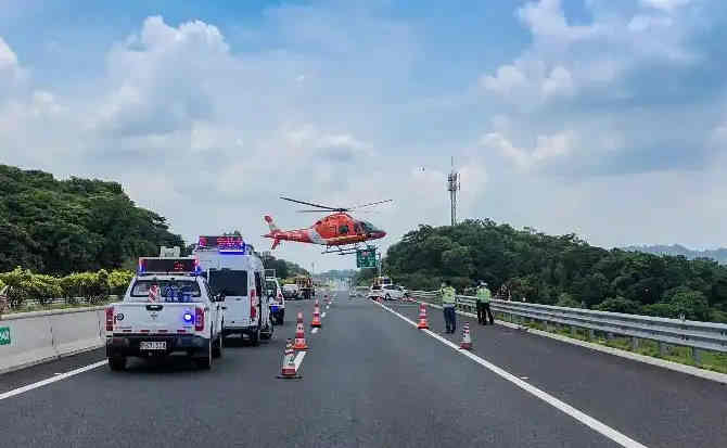 绥棱高速公路汽车救援案例
